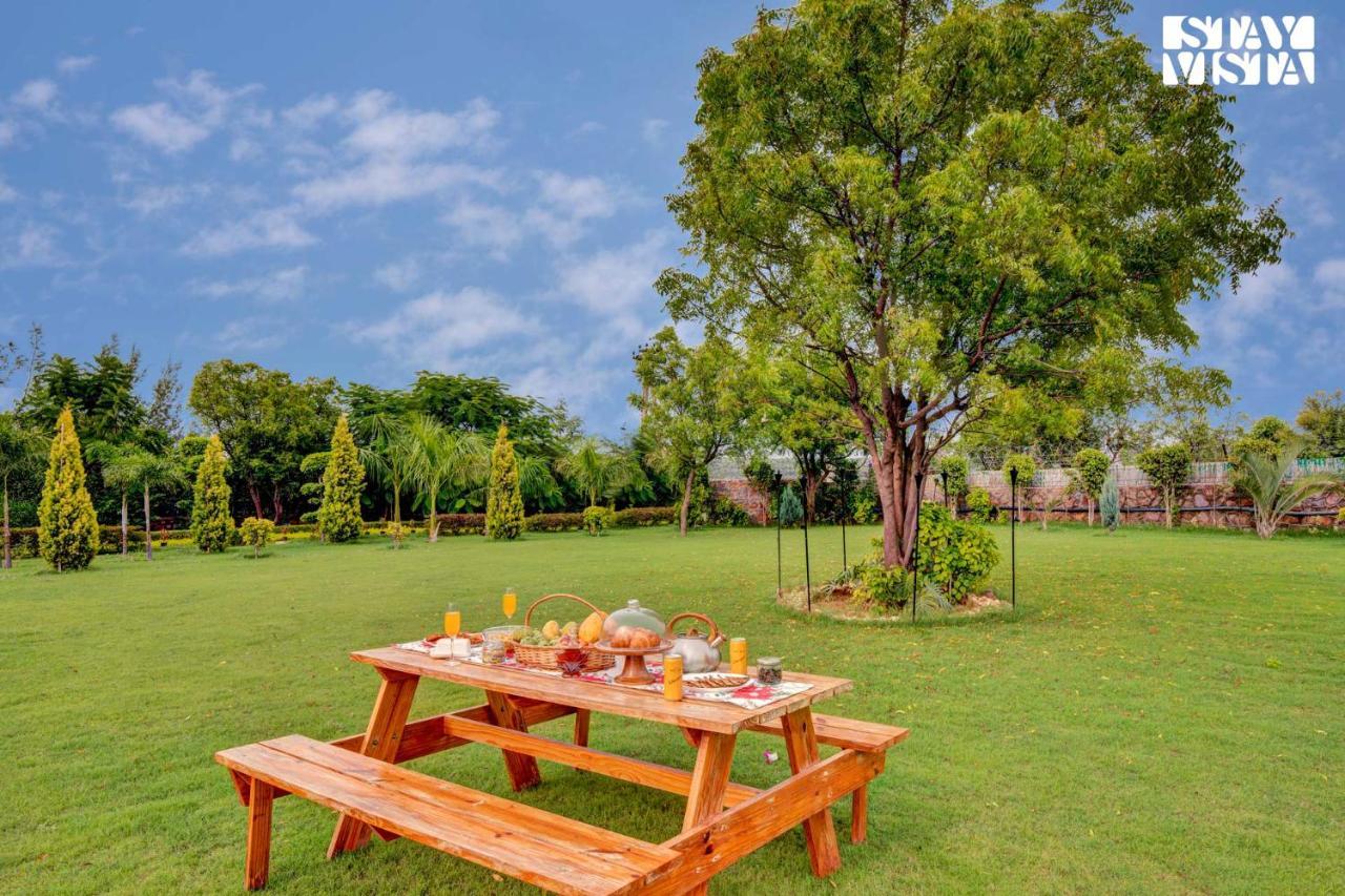 Stayvista At Idyllic Farmhouse - A Glasshouse With Outdoor Pool Gurgaon Exterior photo