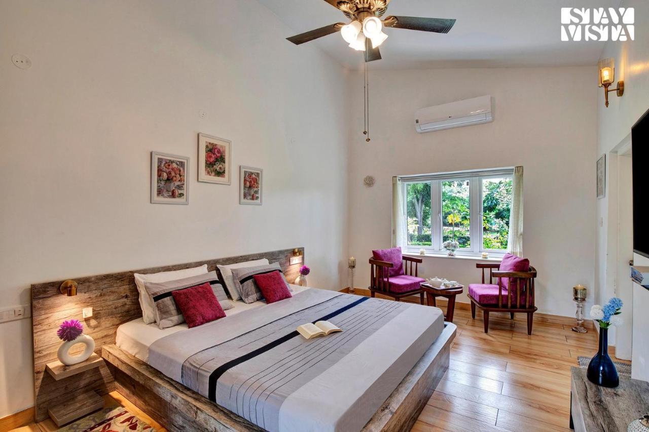 Stayvista At Idyllic Farmhouse - A Glasshouse With Outdoor Pool Gurgaon Exterior photo