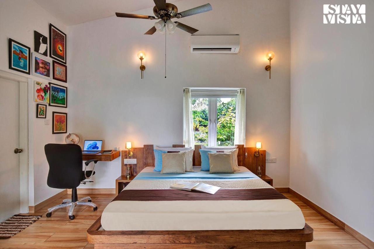 Stayvista At Idyllic Farmhouse - A Glasshouse With Outdoor Pool Gurgaon Exterior photo
