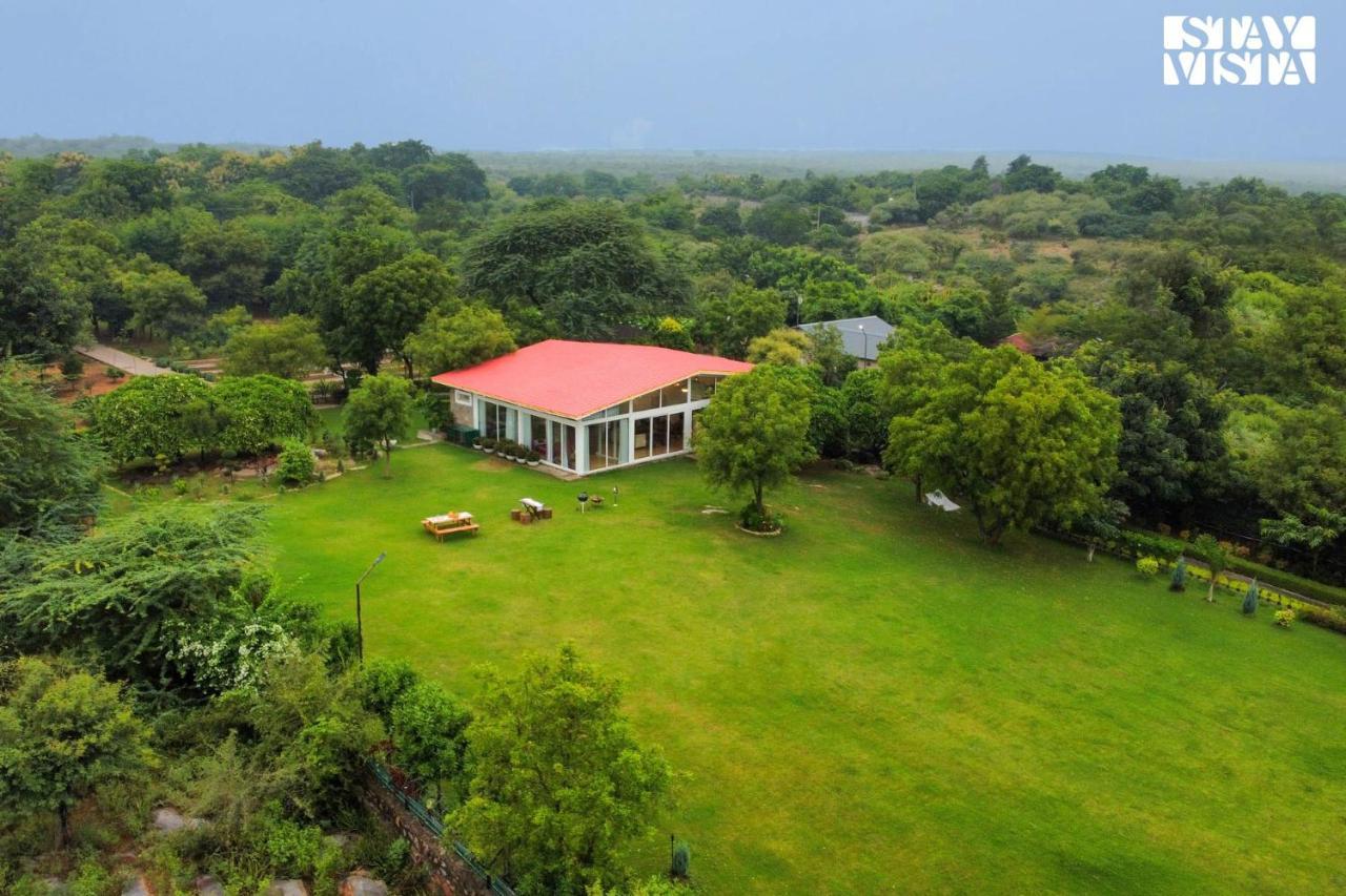Stayvista At Idyllic Farmhouse - A Glasshouse With Outdoor Pool Gurgaon Exterior photo