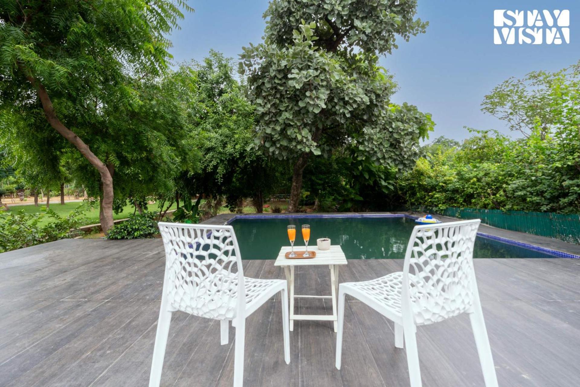 Stayvista At Idyllic Farmhouse - A Glasshouse With Outdoor Pool Gurgaon Exterior photo